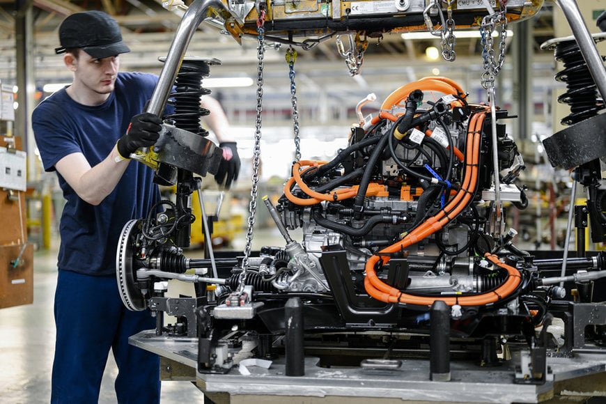 STELLANTIS HORDAIN: IL PRIMO STABILIMENTO AL MONDO A PRODURRE VEICOLI COMMERCIALI A IDROGENO, ELETTRICI E TERMICI
